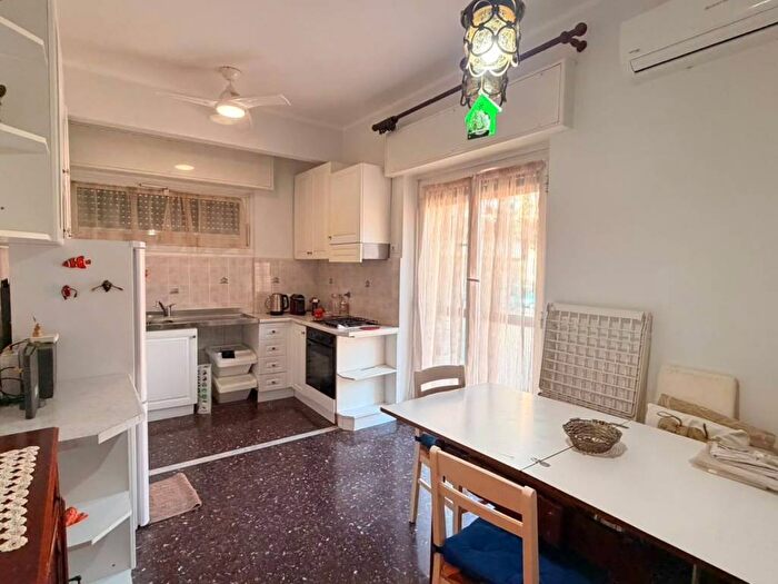 Appartamento trilocale in affitto in Via Mario Romagnoli, Quezzi, Genova