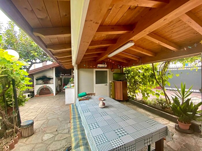 Appartamento con 5 locali in vendita in Via Castelletti Taggia, Taggia