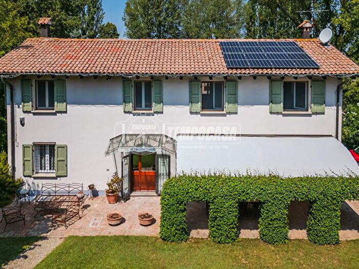 Casa con 5 locali in vendita in Via Cappellana, Castello D'Argile