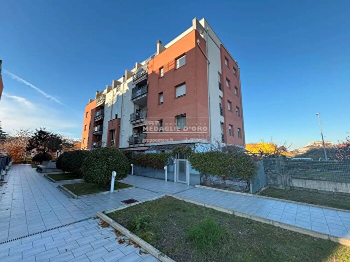 Appartamento con 6 locali in vendita in AdZe Via Vandelli, Modena