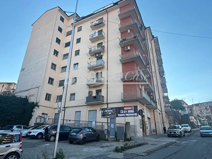 Appartamento quadrilocale in vendita in Piazza ° Maggio Cosenza, Cosenza