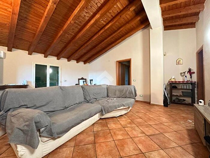 Appartamento trilocale in affitto in Via Gaspare Spontini, Picanello, Catania