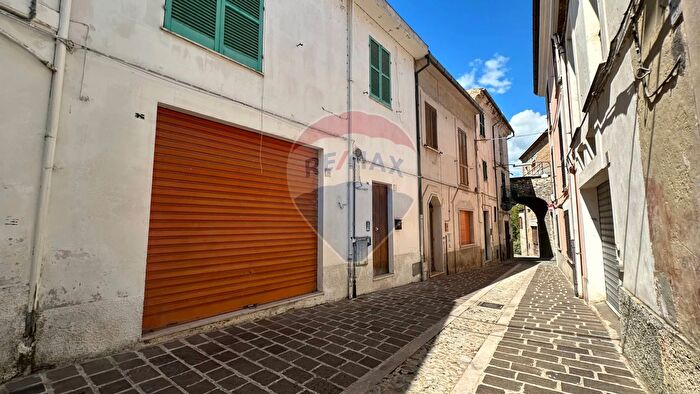 Appartamento quadrilocale in vendita in Via Giuseppe dellOrefice, Fara Filiorum Petri