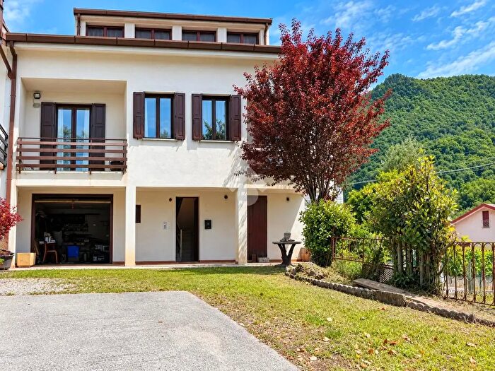 Casa quadrilocale in vendita in Via Zimor, Tarcento