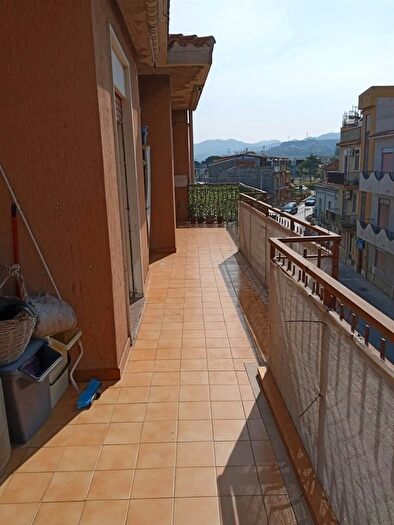 Appartamento trilocale in vendita in Via Nazionale Rometta, Rometta