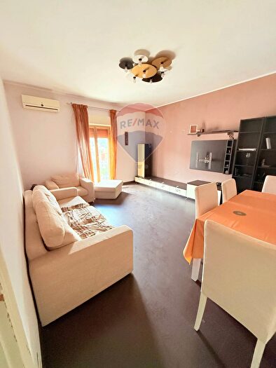 Appartamento trilocale in vendita in Via Gravina, Giarre