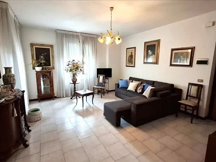 Appartamento trilocale in vendita in Strada Statale, Rivergaro
