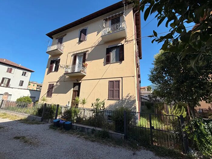 Appartamento trilocale in vendita in Via Sicilia, Terni