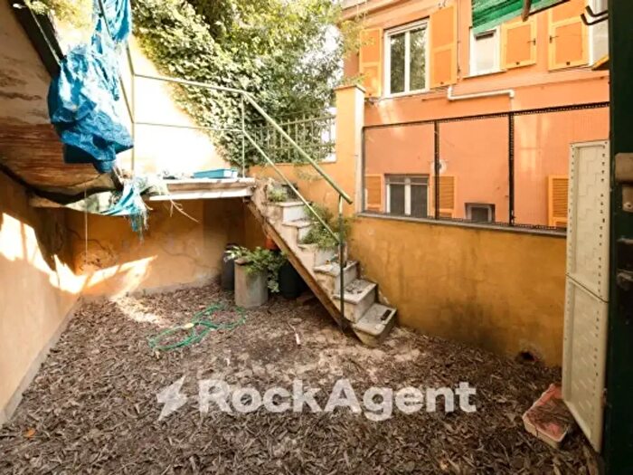 Appartamento trilocale in vendita in Via Leonardo Montaldo, Genova