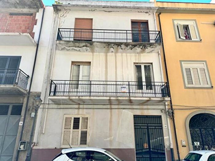 Casa con 6 locali in vendita in Via Benedetto Croce, Barcellona Pozzo Di Gotto
