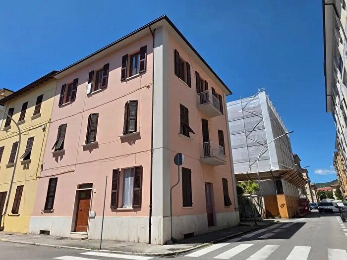 Appartamento con 5 locali in vendita in Via Rismondo, Ascoli Piceno