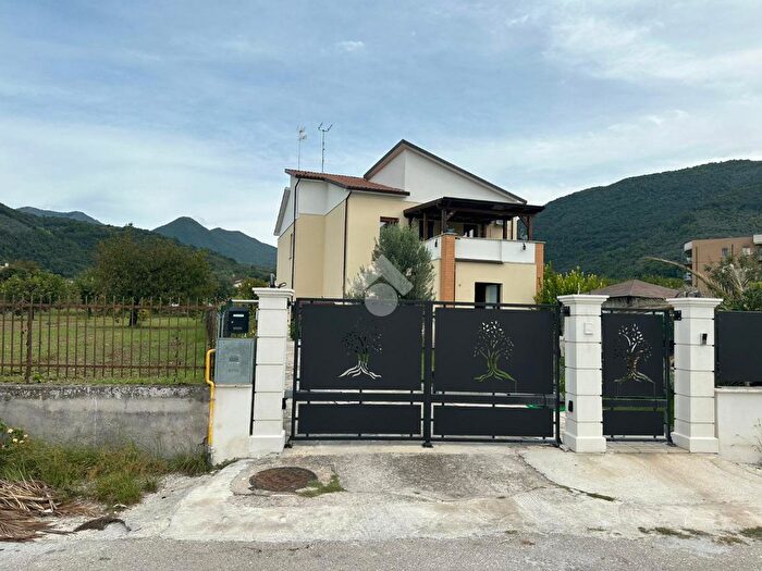 Casa con 5 locali in vendita in Via Impiano, SantElia Fiumerapido