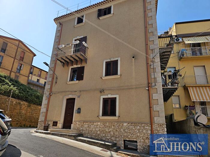 Casa in vendita in Via Silvia, Enna