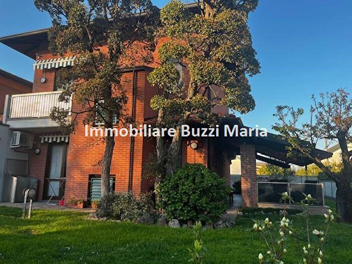 Casa trilocale in vendita in Robecchetto Con Induno