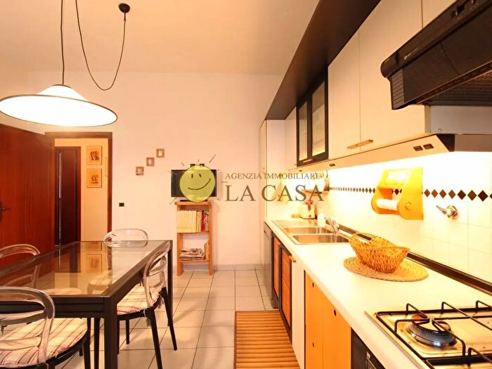 Casa con 7 locali in vendita in Reggello