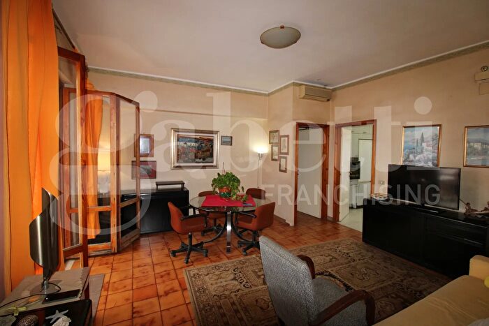 Appartamento con 6 locali in vendita in Via Nazionale, Aci Castello