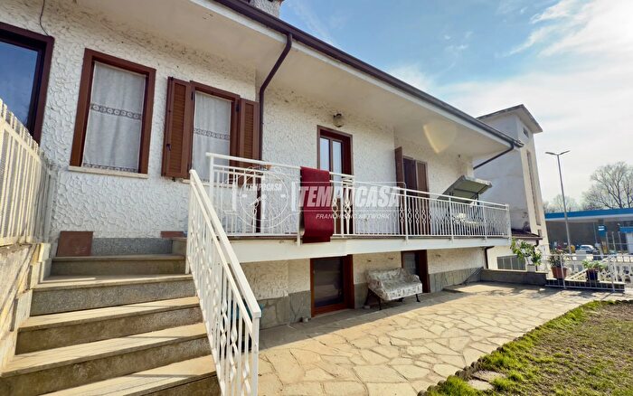 Casa quadrilocale in vendita in Via Torino, Cerreto DAsti