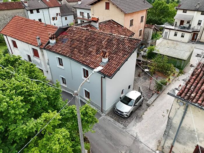 Casa con 8 locali in vendita in Via Rivinal, Belluno