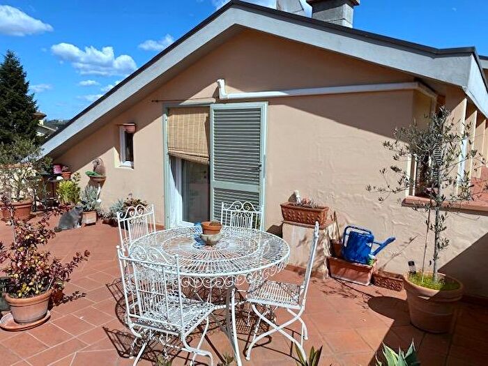 Appartamento con 8 locali in vendita in Figline e Incisa Valdarno