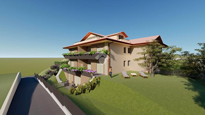 Appartamento trilocale in vendita in Via Roccoli, Sorisole