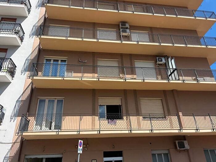 Appartamento trilocale in affitto in Via Natale Puglisi, Centro, Milazzo