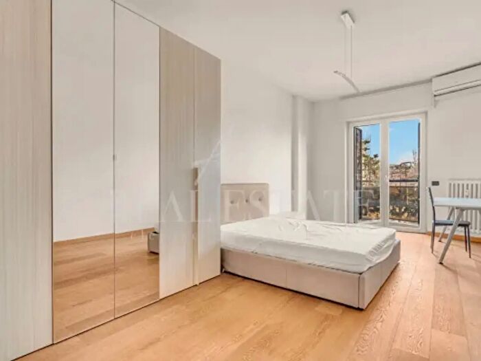 Appartamento quadrilocale in vendita in Viale Sarca, Milano