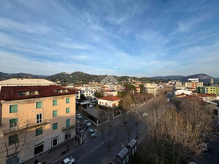 Appartamento quadrilocale in vendita in Corso G Matteotti, Montecatini Terme