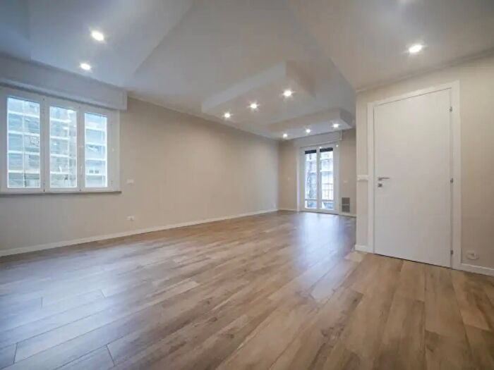 Appartamento trilocale in vendita in Via Edward Jenner, Parma