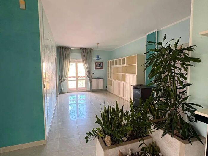 Appartamento con 5 locali in vendita in Canosa Di Puglia