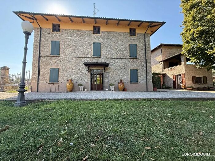 Casa con 12 locali in vendita in Via Argini Sud, Montechiarugolo
