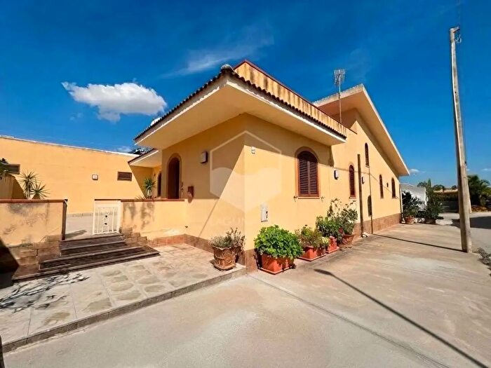 Casa quadrilocale in vendita in Cda Strasatti, Marsala