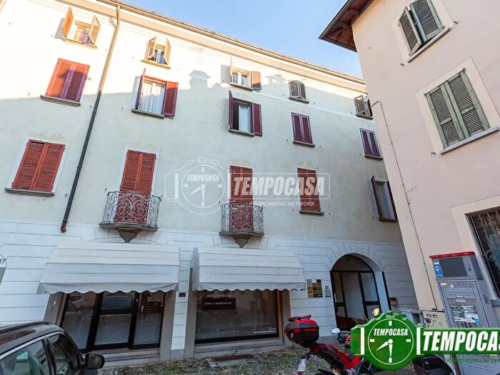 Appartamento con 5 locali in vendita in Piazza Istria E Dalmazia, Crema