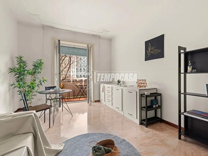 Appartamento trilocale in vendita in Largo Murani, Milano