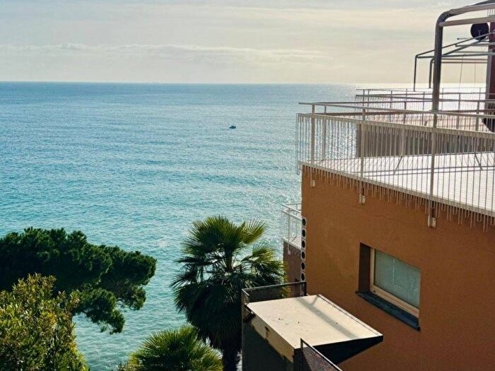 Appartamento trilocale in affitto in Via Della Costa, Centro, Arenzano
