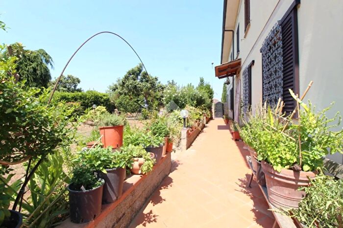 Casa quadrilocale in vendita in Via Boccaccio, Larciano