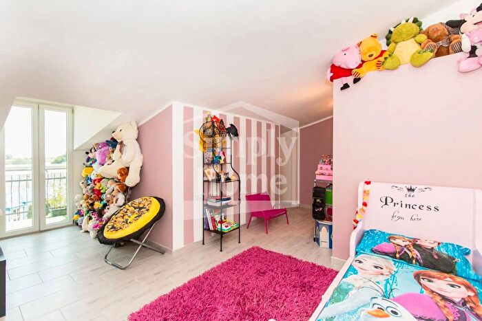 Appartamento trilocale in vendita in Via Carpi, Rondissone