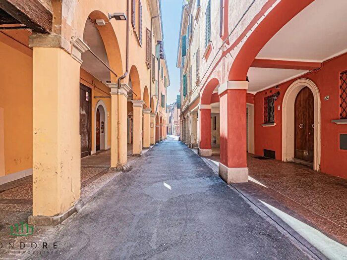 Appartamento bilocale in vendita in AdZe Piazza Aldrovandi, Bologna