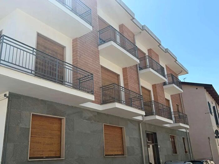 Appartamento trilocale in affitto in Via Plochiù, Cavour