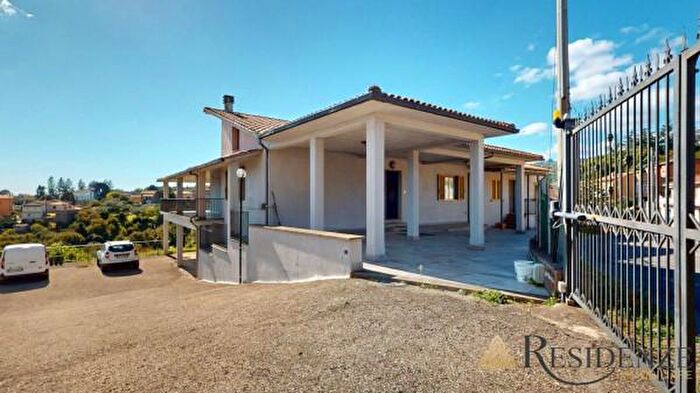 Casa quadrilocale in vendita in Località Cucciale, Caprarola