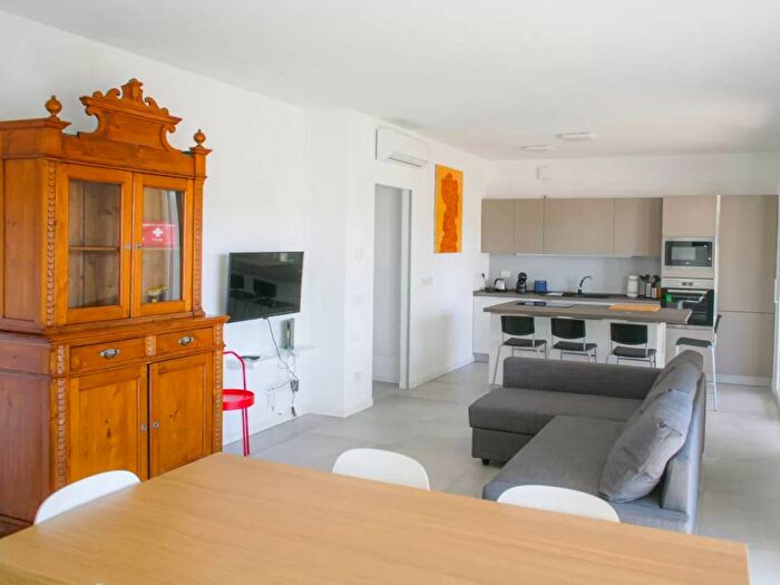 Appartamento trilocale in affitto in Via Giuseppe Govone, Ghisolfa Mac Mahon, Milano