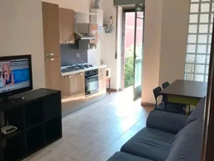 Appartamento quadrilocale in vendita in Via Longarone, Milano