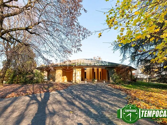 Casa con 6 locali in vendita in Via Repubblica, Monte Cremasco