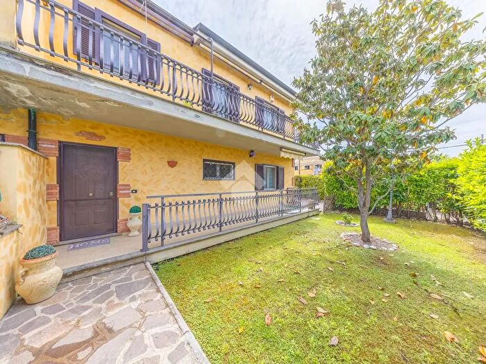 Casa con 5 locali in vendita in Via SantElpidio a Mare, Roma