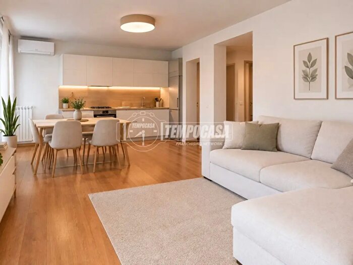 Appartamento bilocale in vendita in Via Guglielmo Marconi, Cassago Brianza