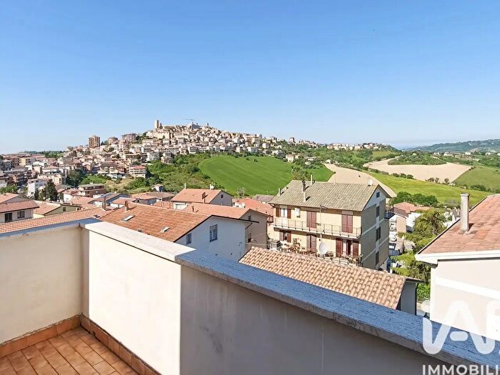 Appartamento quadrilocale in vendita in Piazza Piazza dell Unità, Montegranaro