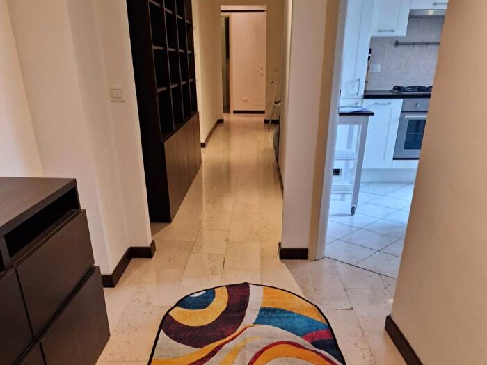 Appartamento trilocale in affitto in Via Sulmona, Bologna Sulmona, Milano
