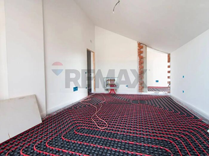 Appartamento con 5 locali in vendita in Via Goretti, Moncalieri