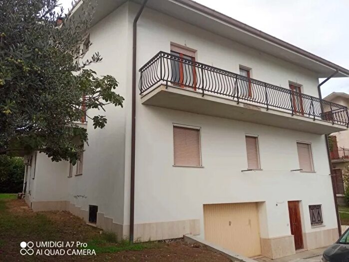 Casa con 13 locali in vendita in Lanciano
