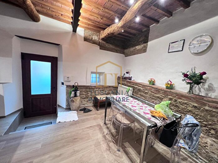 Appartamento con 5 locali in vendita in Colle Di Val DElsa