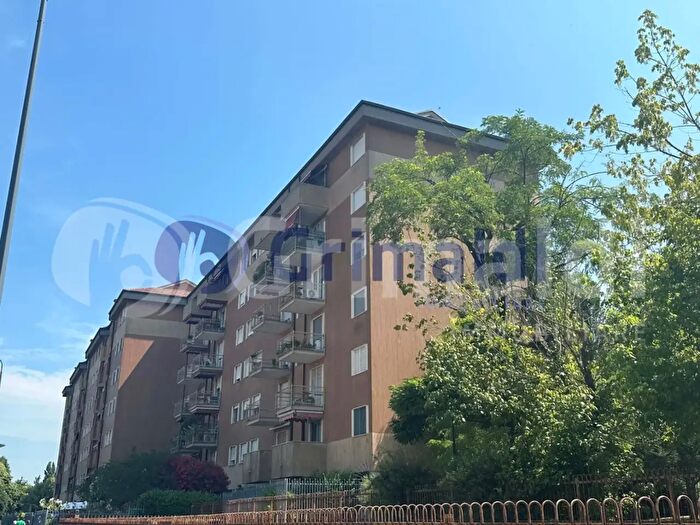 Appartamento trilocale in vendita in Viale Suzzani, Milano